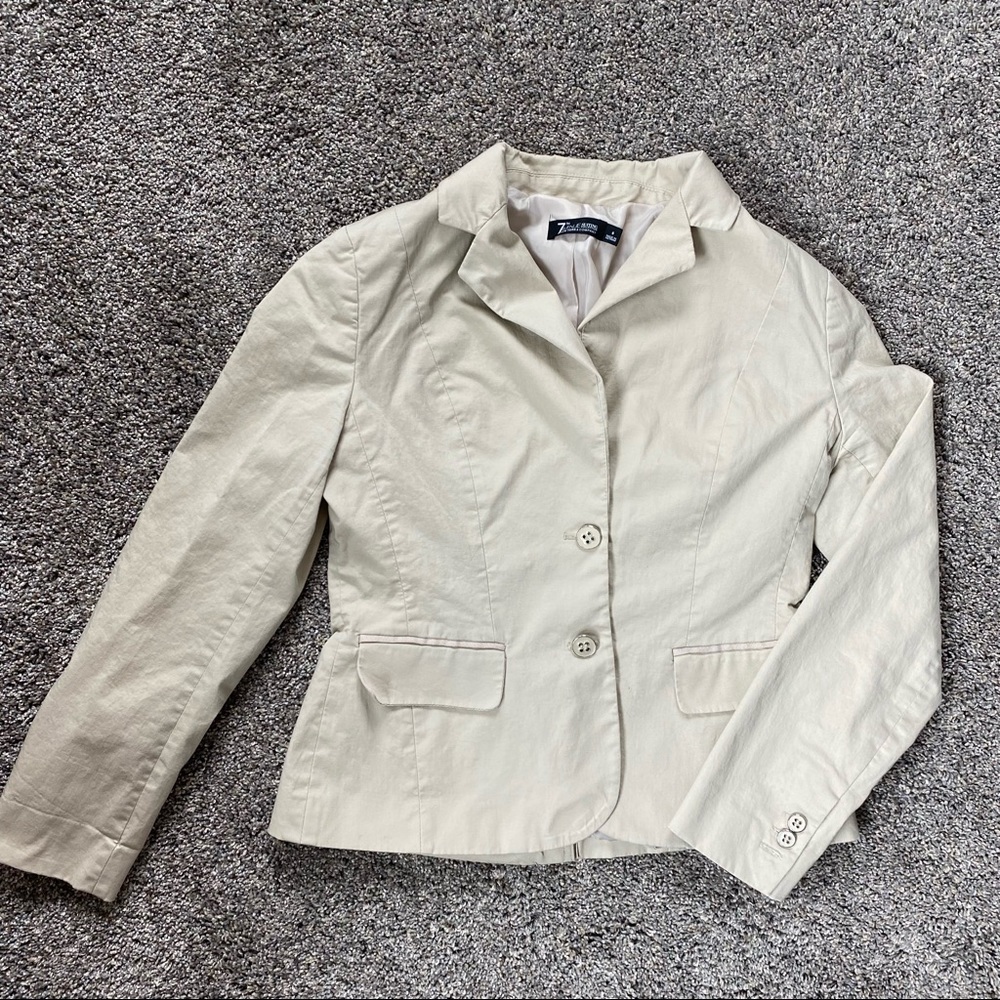 New York & Company Blazer Size 6P in Beige